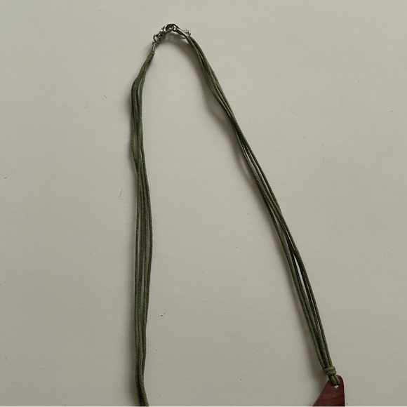 Vintage Wooden Shell Half Crescent Moon Boho Tribal Artisan Necklace Hand Made - Picture 4 of 10